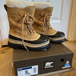 Sorel Caribou Boots - Size 5 - Color: Buff